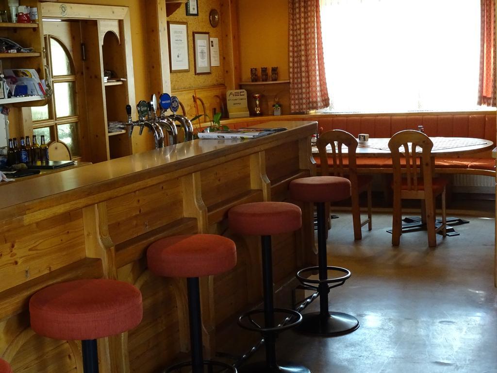 Gasthof Zum Flughafen Hotel Feldkirchen bei Graz Bagian luar foto
