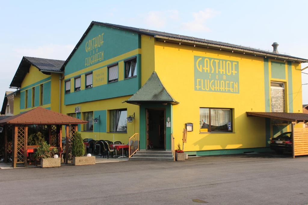 Gasthof Zum Flughafen Hotel Feldkirchen bei Graz Bagian luar foto